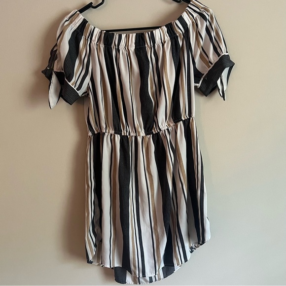 Blush. Size Large. Short, Off-Shoulder Dress. - Picture 3 of 4